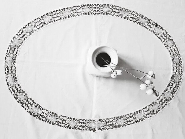 haftywony obrus na stole