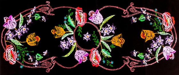 zestaw haftowanych próbek